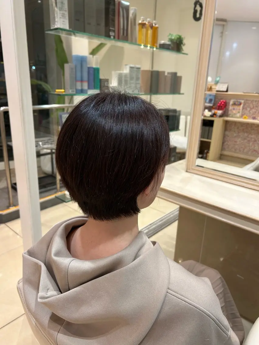 ショート ヘアカラー 松田 璃妃のヘアスタイル