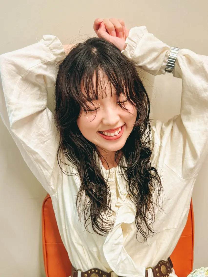 ロング レイヤーカット カット 安藤 結花のヘアスタイル