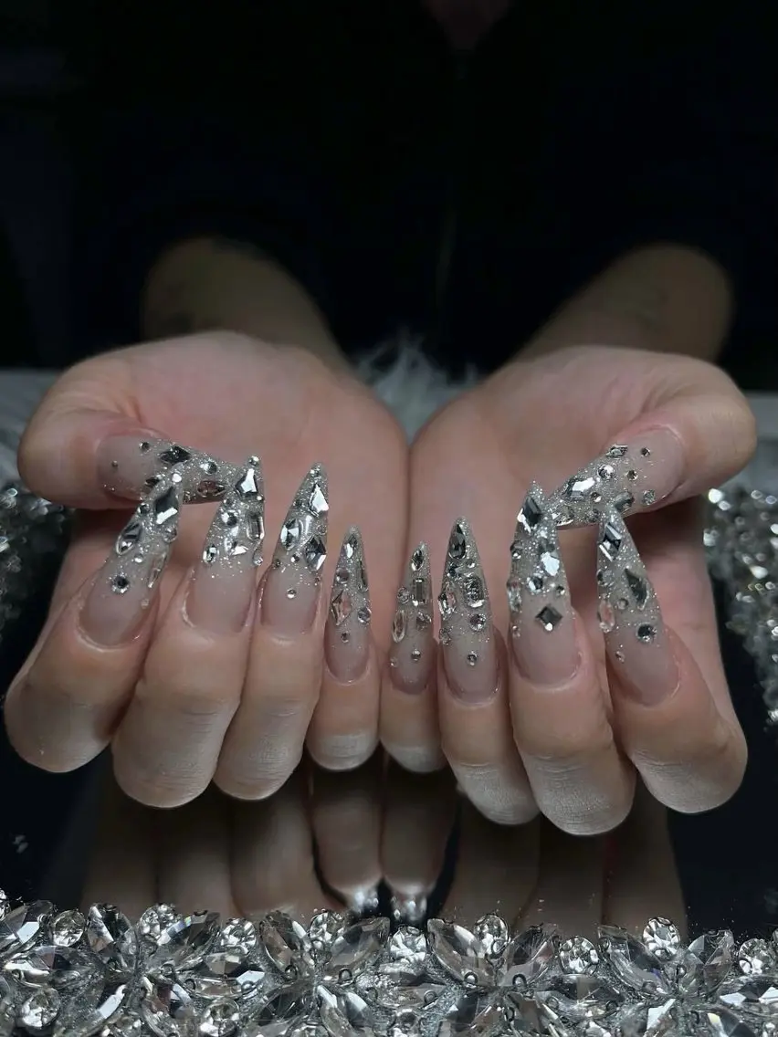 ネイル アートネイル ボルドー フレンチネイル ジェルネイル 氷ネイル・うるうるネイル ハンドネイル Julie NailSalonのネイルデザイン