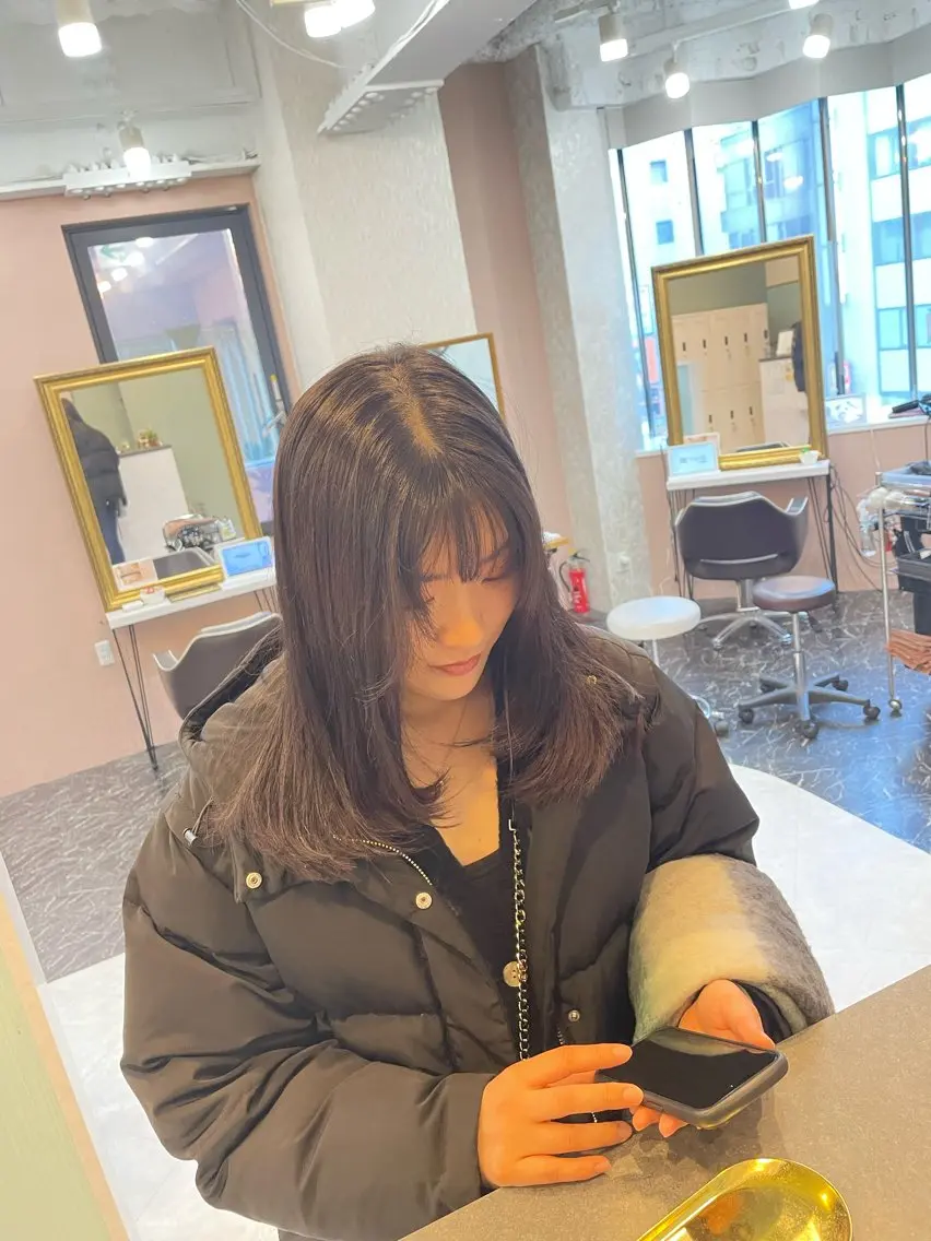 セミロング カット トリートメント 亀川蓮 Agu hairのヘアスタイル