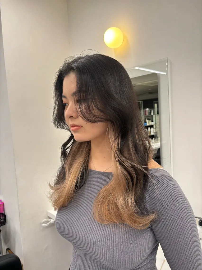 ロング カラー 抜け感レイヤー︴ ニュアンスカラーのヘアスタイル