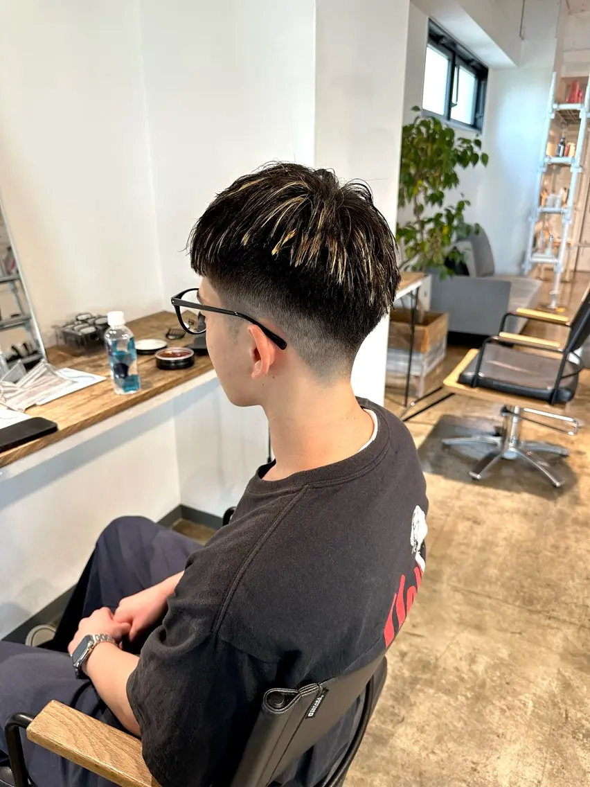 メンズ メンズブリーチ メンズハイライト マッシュ メンズパーマ メンズツイストパーマ カット ヘアカラー トリートメント 骨格補正施術/メンズ 専門美容師/YUYAのヘアスタイル