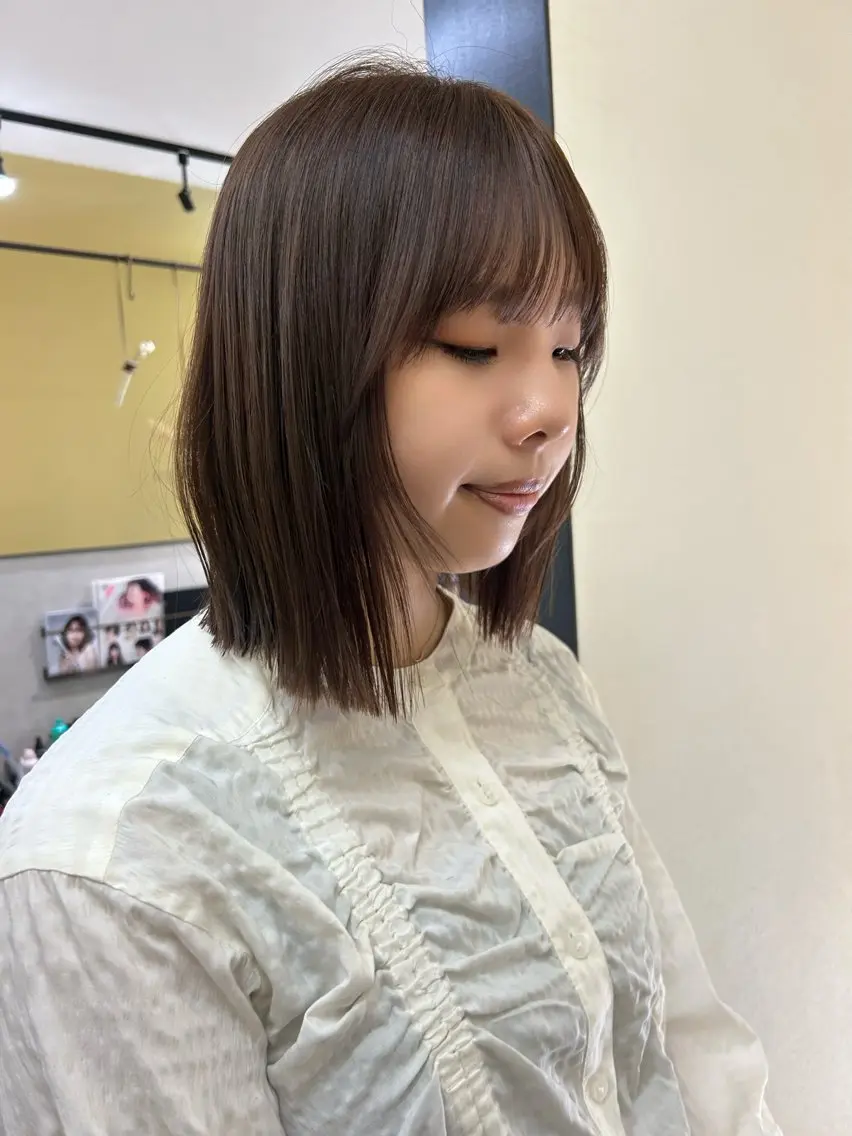 ミディアム カラー ベージュカラー 切りっぱなしロブ カット ヘアカラー トリートメント hubhair レイヤー/透明感のヘアスタイル