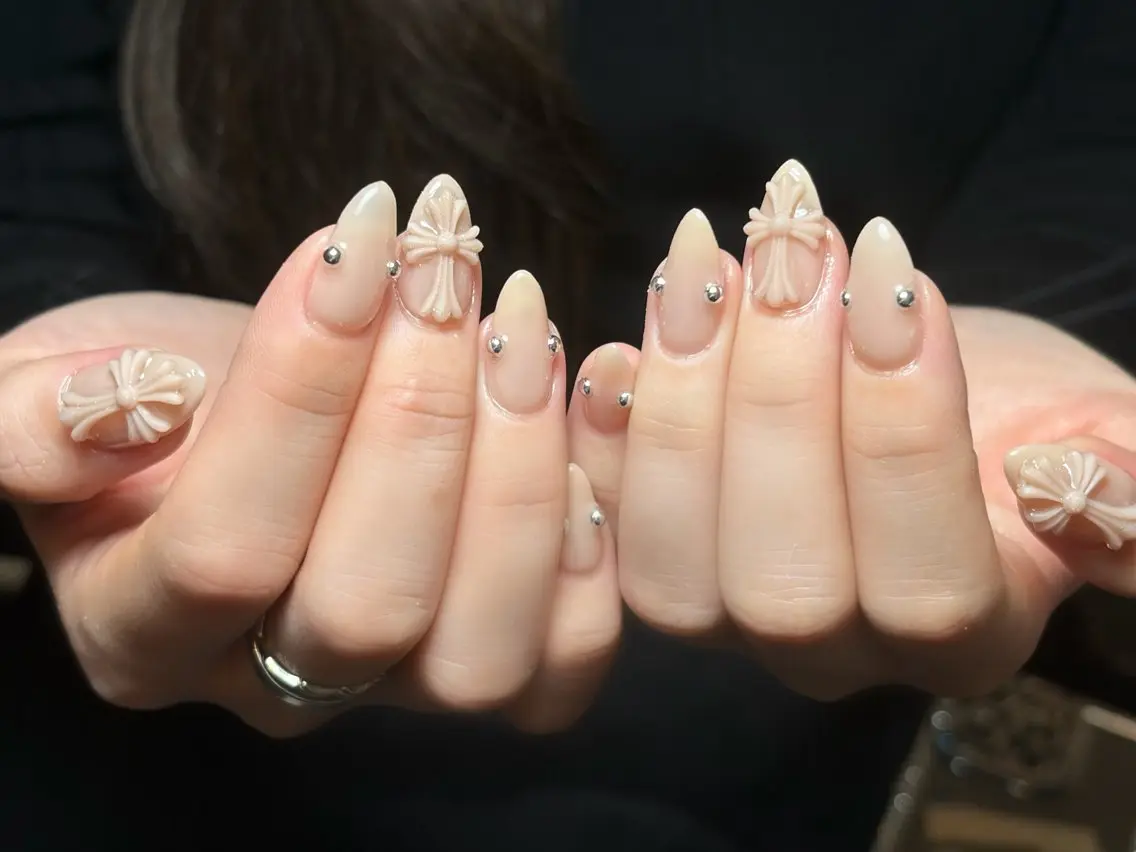 ネイル オーロラネイル 長さ出し フレンチネイル ジェルネイル ガラスフレンチ ハンドネイル Rela・S NAILのネイルデザイン