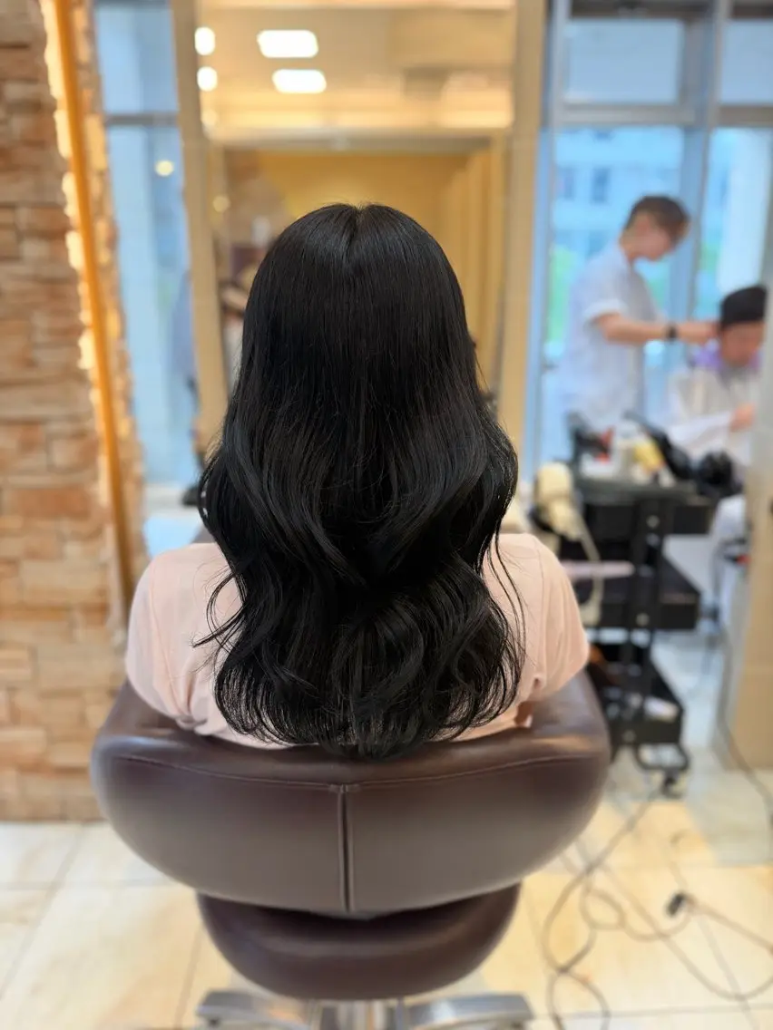 ロング ヘアカラー 皆川 優奈のヘアスタイル