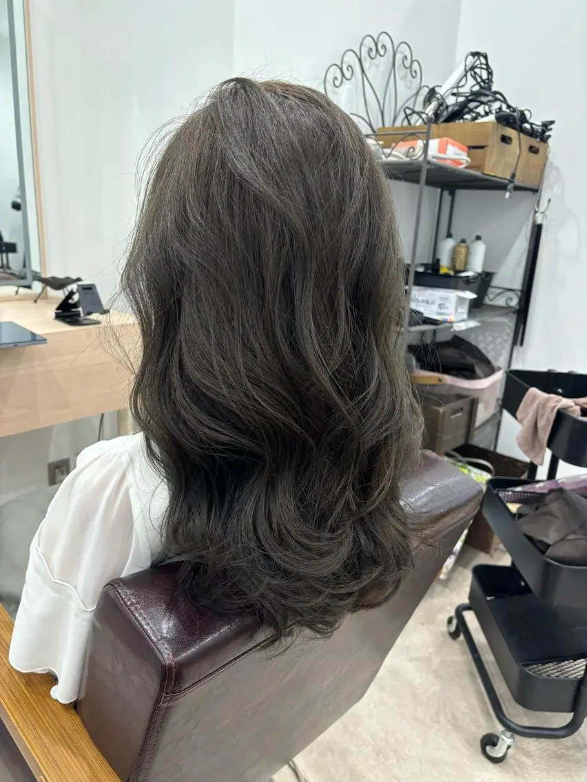 ロング カラー ヘアアレンジ ヘアカラー トリートメント kei🤎ベージュ /透明感カラー/博多のヘアスタイル