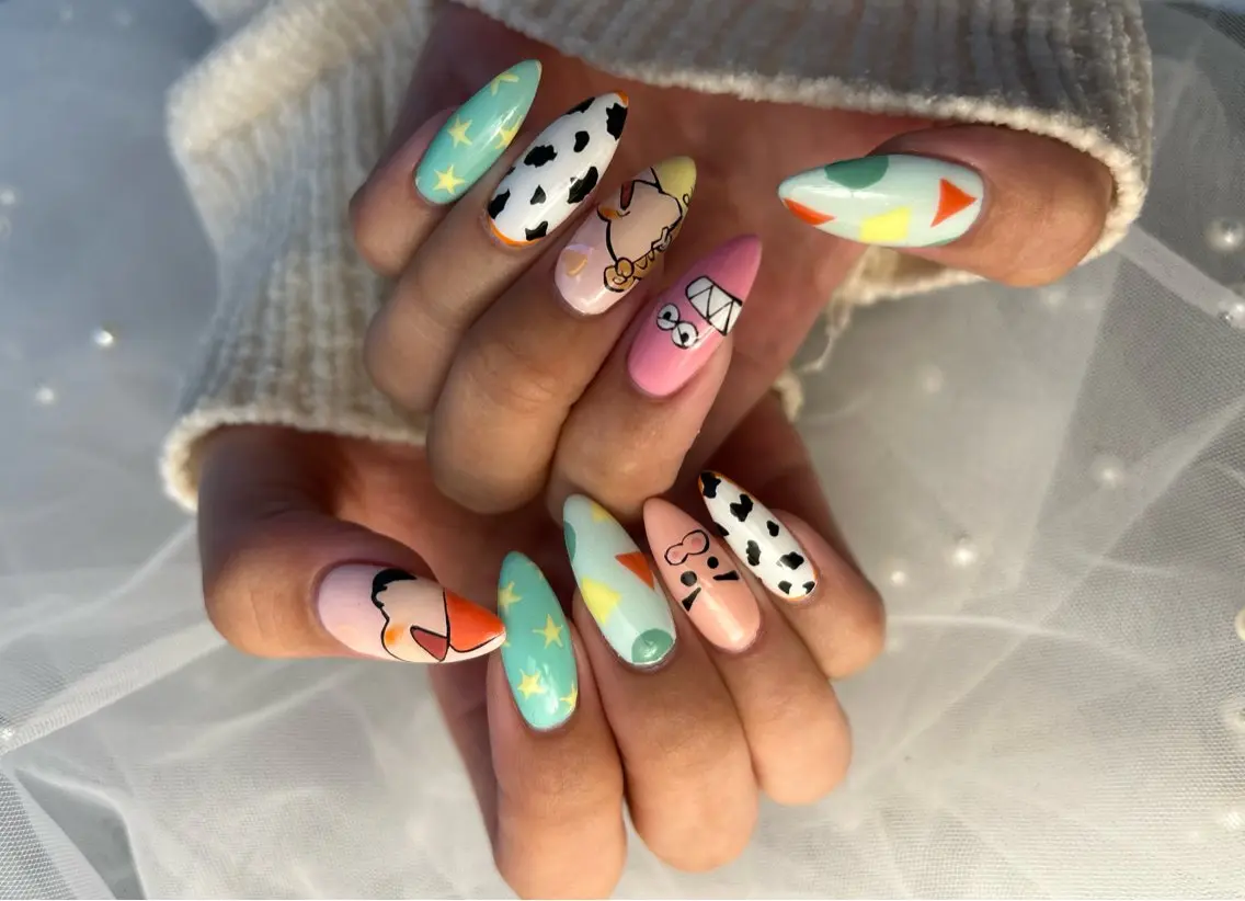 ネイル ハンドネイル フットネイル ✴︎ Delightのネイルデザイン