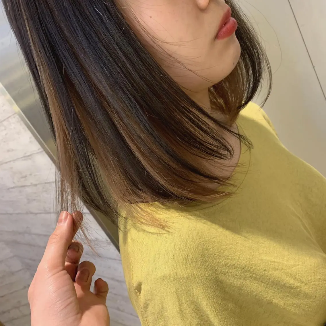 カラー ベージュカラー インナーカラー ラベンダーカラー 天野 利咲のヘアスタイル