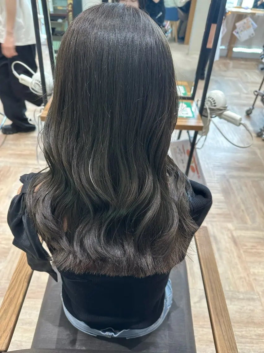 セミロング カット ヘアカラー AVANCE泉大津店 加茂瑞希のヘアスタイル