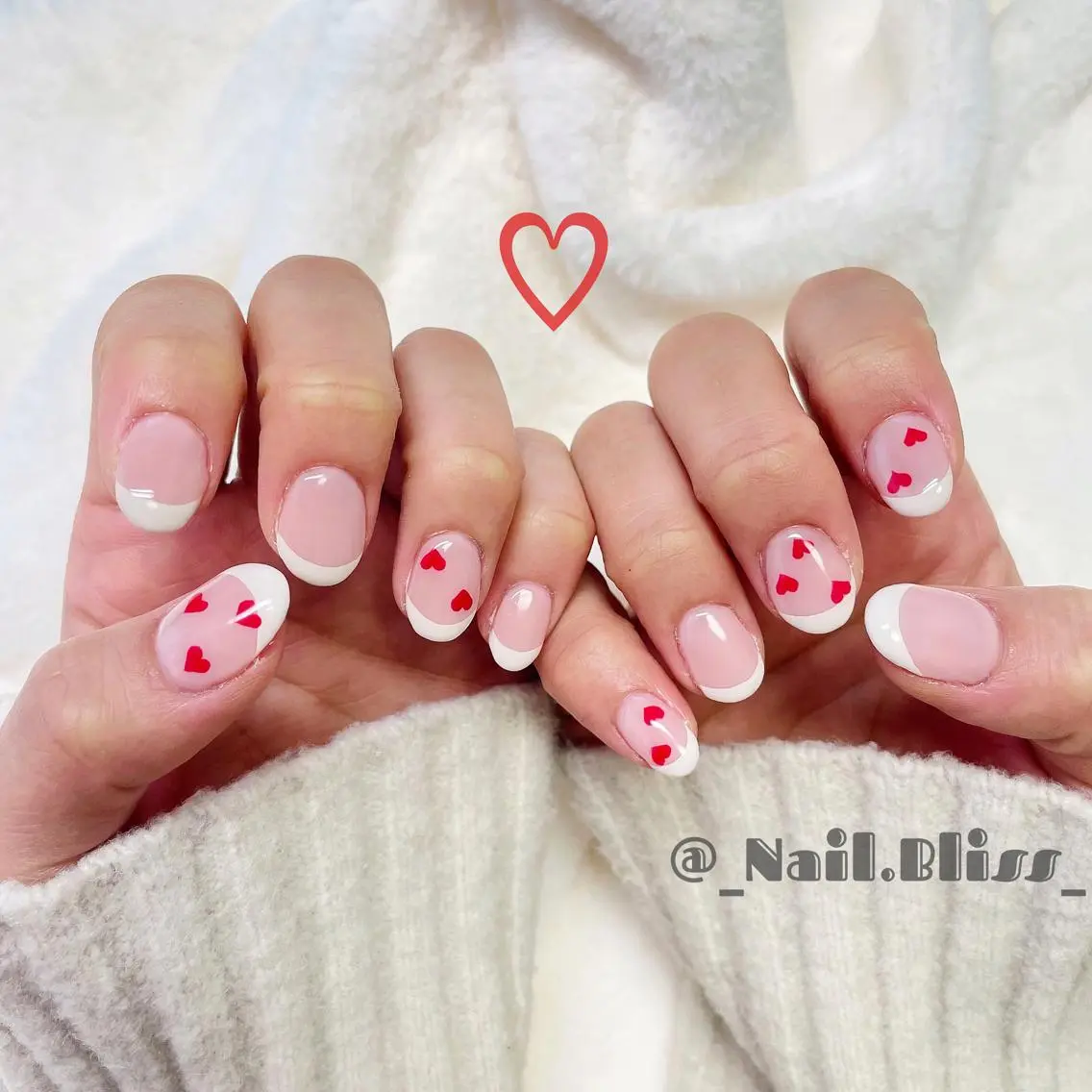 ネイル フレンチネイル ハート ハンドネイル NAIL BLISSのネイルデザイン