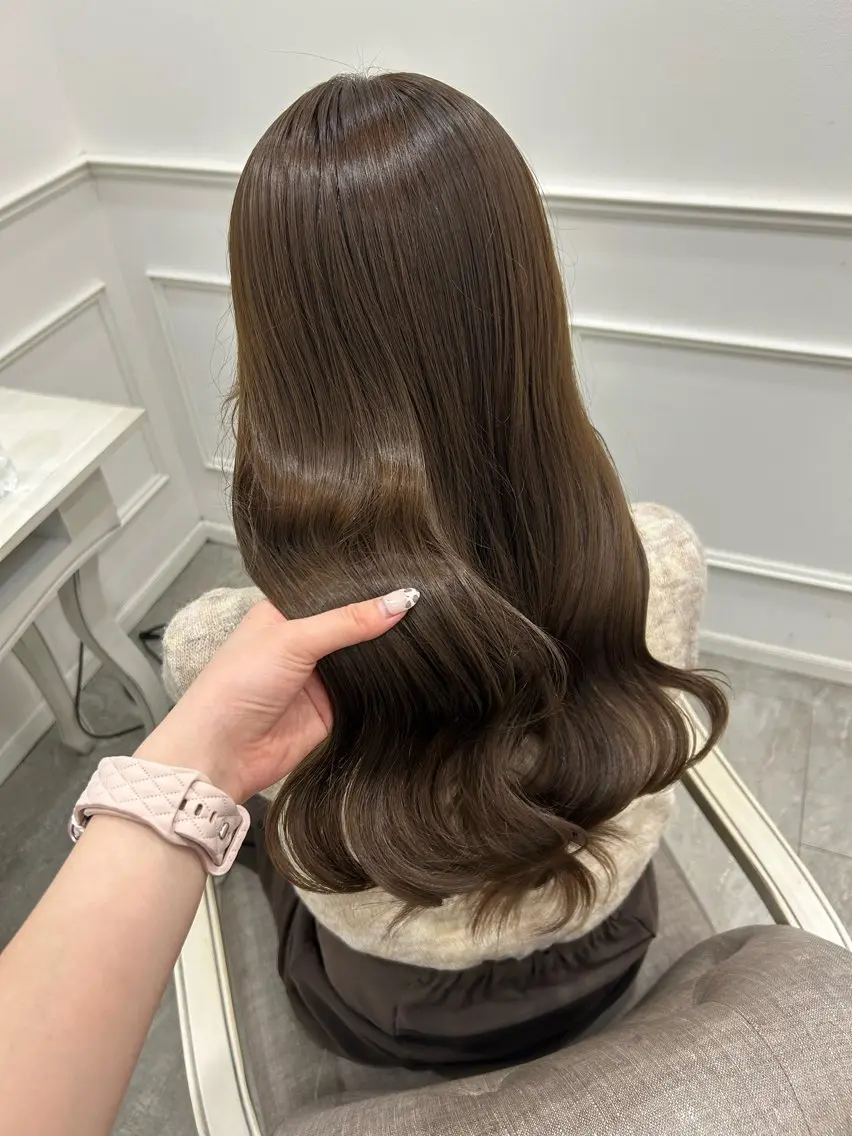 ロング カット ヘアカラー 新田 妃那のヘアスタイル