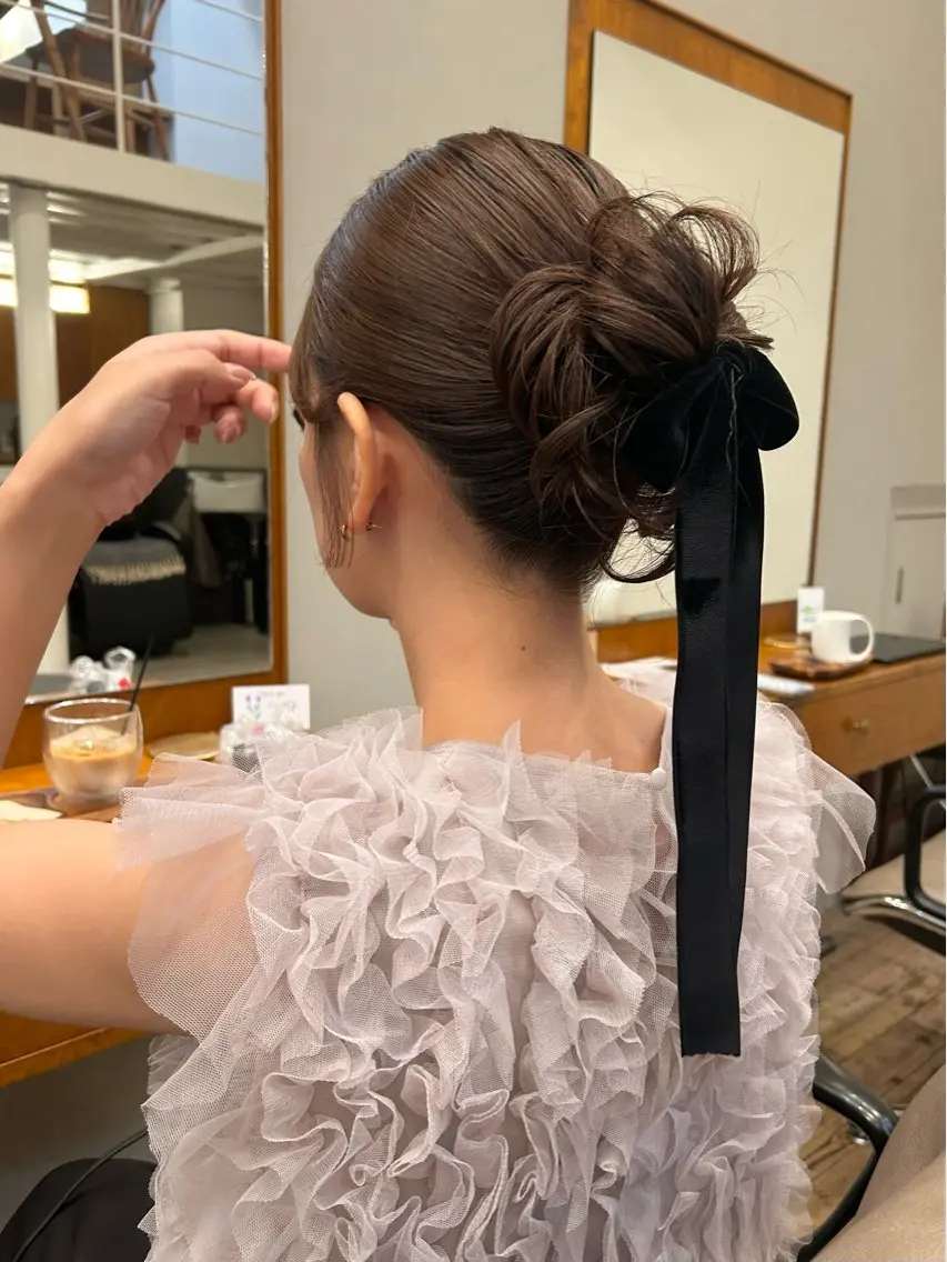 セミロング ヘアアレンジ ヘアセット ヘアセット🩰🦢 参列ヘア なりたりみのヘアスタイル