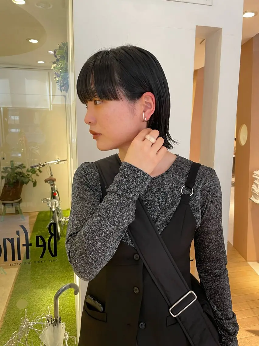 ミディアム 外ハネヘア ウルフカット カット ヘアカラー トリートメント 林 季香のヘアスタイル