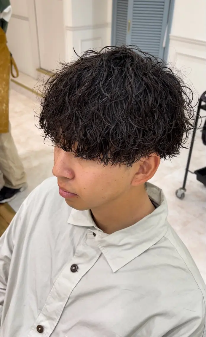 メンズ メンズ韓国風 マッシュ メンズパーマ 波巻きパーマ 波巻きスパイラル 近藤剛 浦和のヘアスタイル