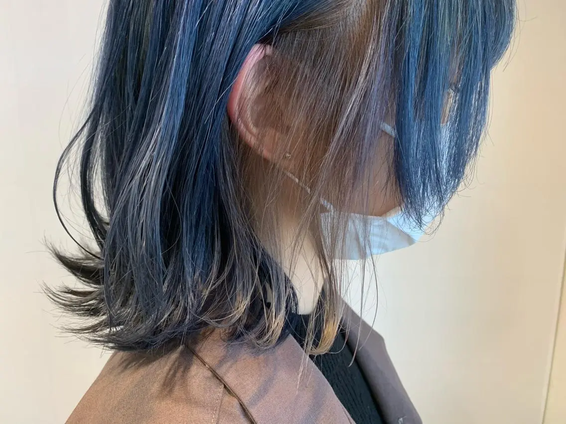 ミディアム カラー ヘアアレンジ ブルーカラー シルバー ウルフカット 🌿‬ ܸAir 透明感🌱西村知佳のヘアスタイル