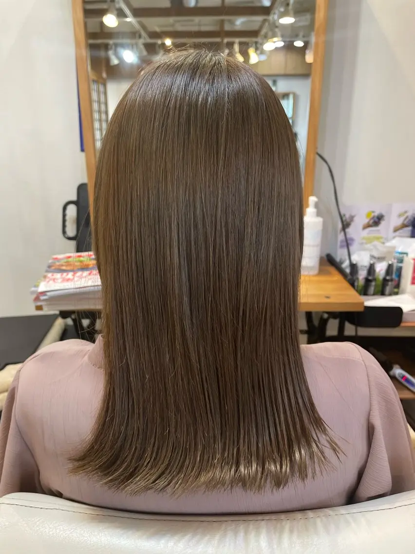 ミディアム 山木 裕子のヘアスタイル
