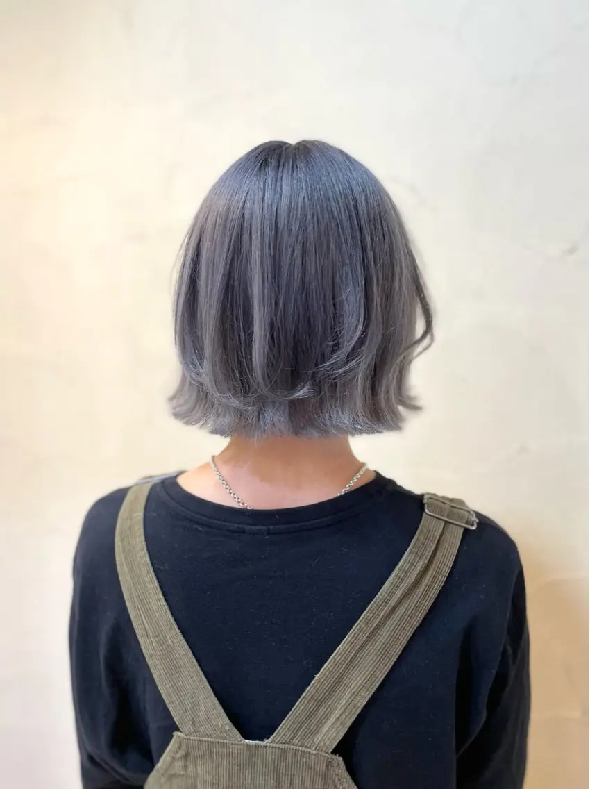 ショート カラー ヘアアレンジ ブリーチ ブルーカラー ブルーグレー ブルーグレージュ 透明感カラー 秋山 幸太のヘアスタイル