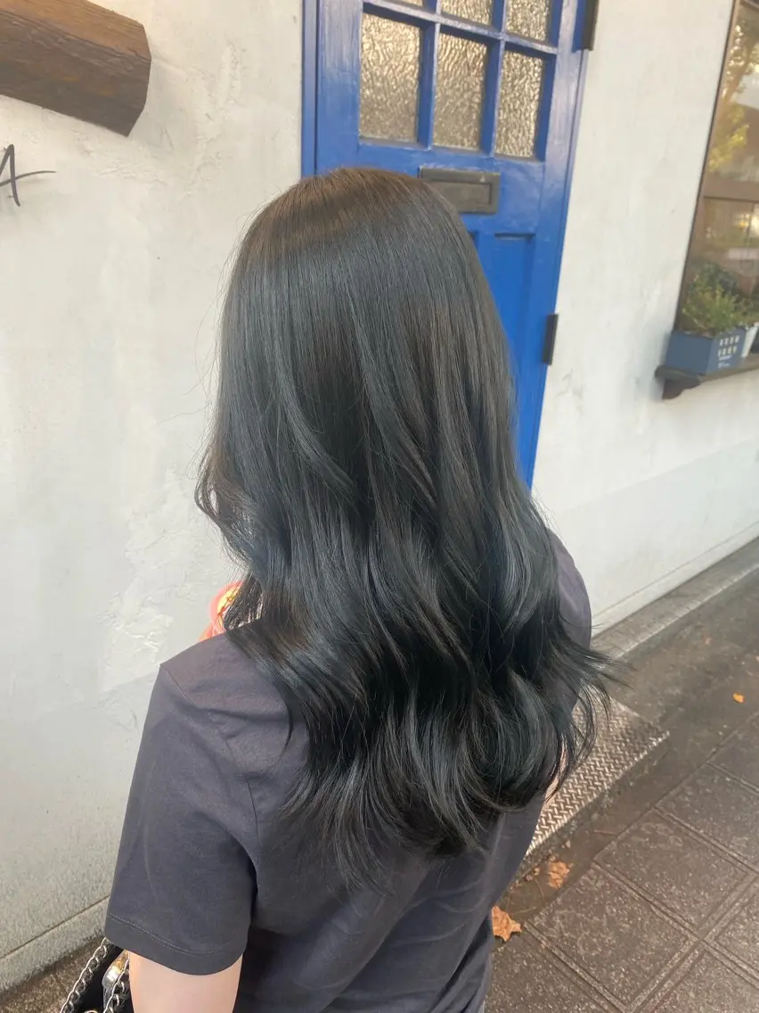カラー ZAZA YUKAのヘアスタイル