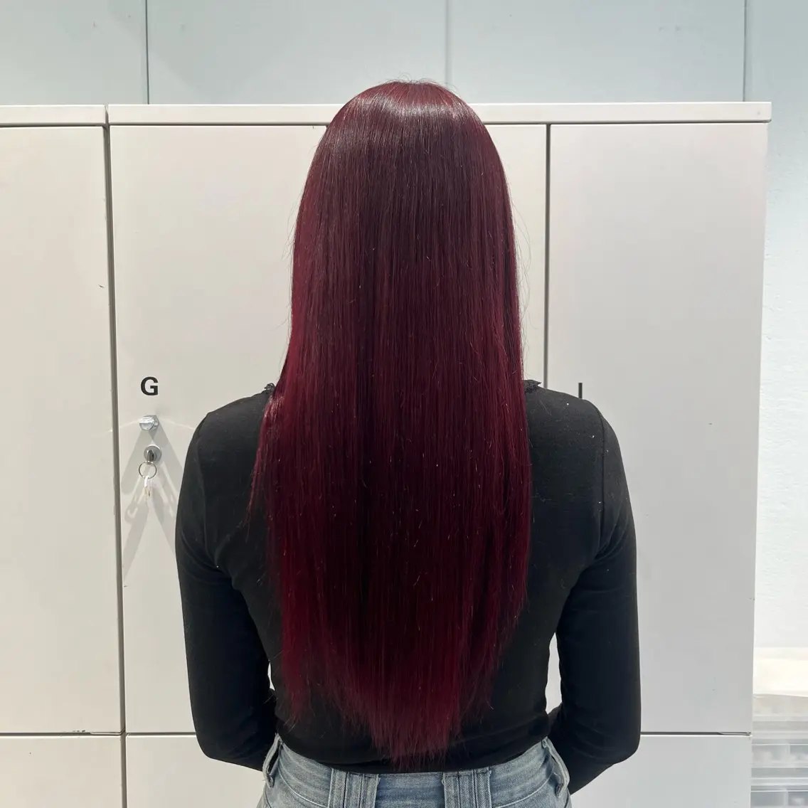 ロング カラー ブリーチ ブリーチなしカラー レッドカラー ヘアカラー 顔周りカット／透明感 カラー／Kurumeのヘアスタイル