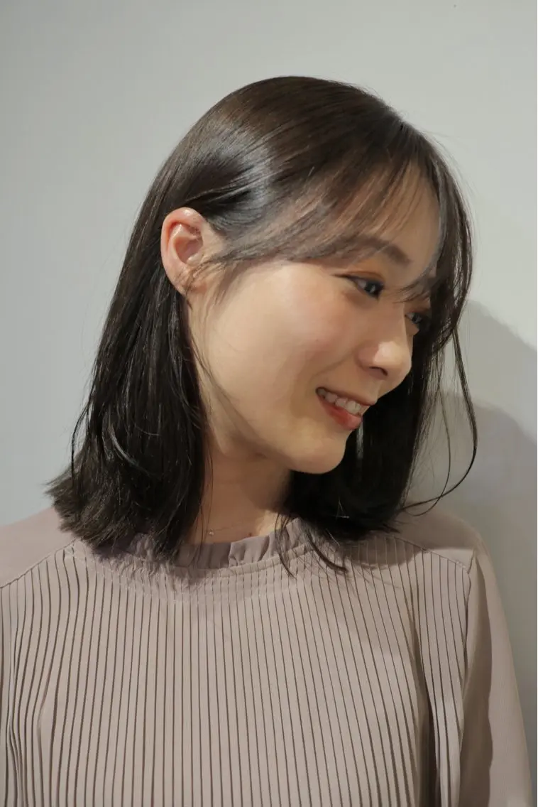 お顔まわりカット+透明感カラーの写真