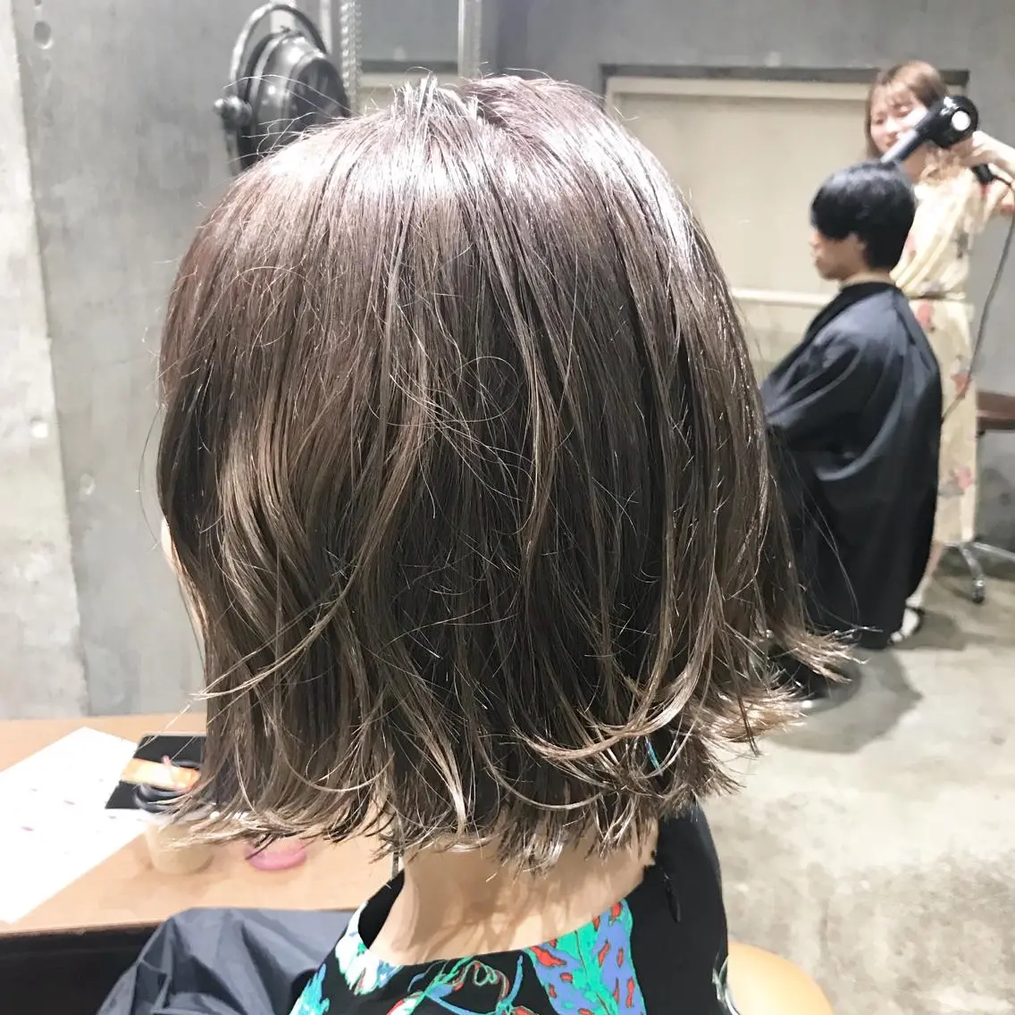 ショート カラー パーマ ヘアアレンジ メンズ キッズ ネイル マツエク・マツパ ベージュカラー サロンドミルク 渋谷高比良のヘアスタイル