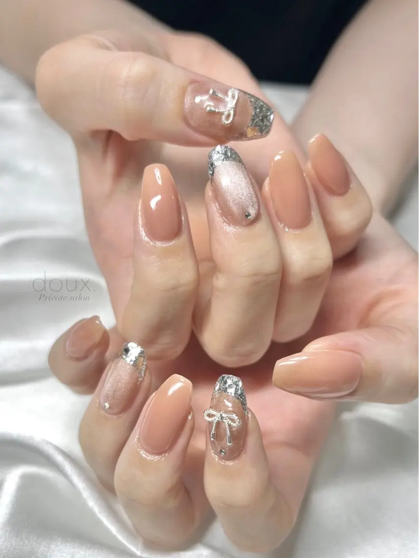 ネイル フレンチネイル ガラスフレンチ 韓国ネイル ラメ(グリッター) マグネットネイル ハンドネイル doux. nailのネイルデザイン