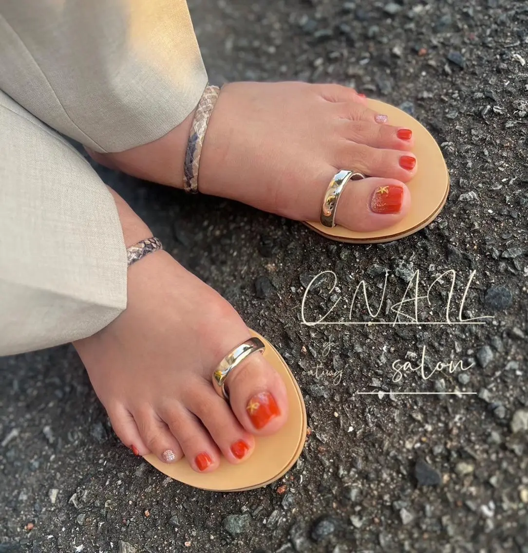 ネイル フットネイル オレンジ C.Nail &Eyeのネイルデザイン