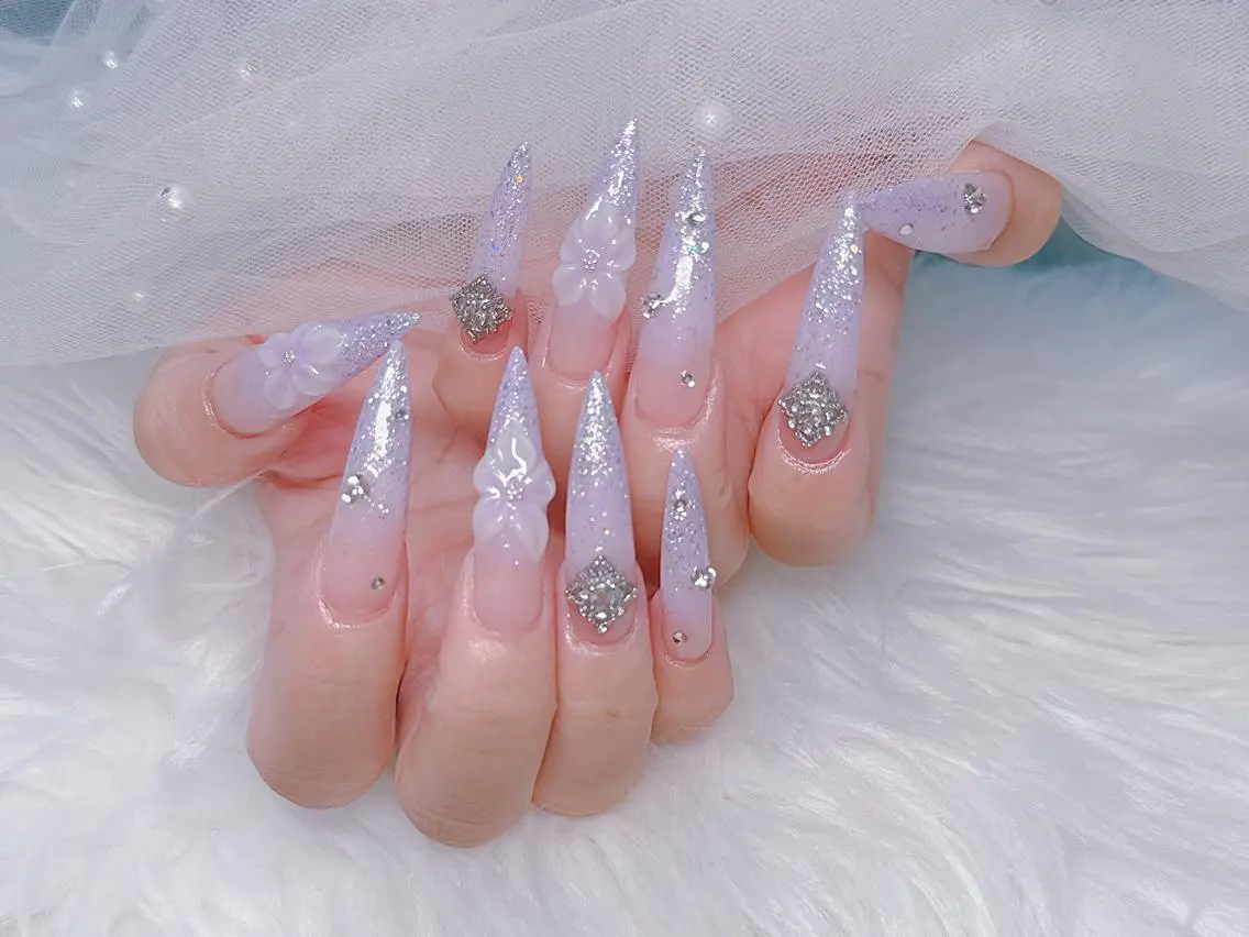 ロング カラー グラデーションカラー 韓国風ヘア ハンドネイル Bling Salonのネイルデザイン