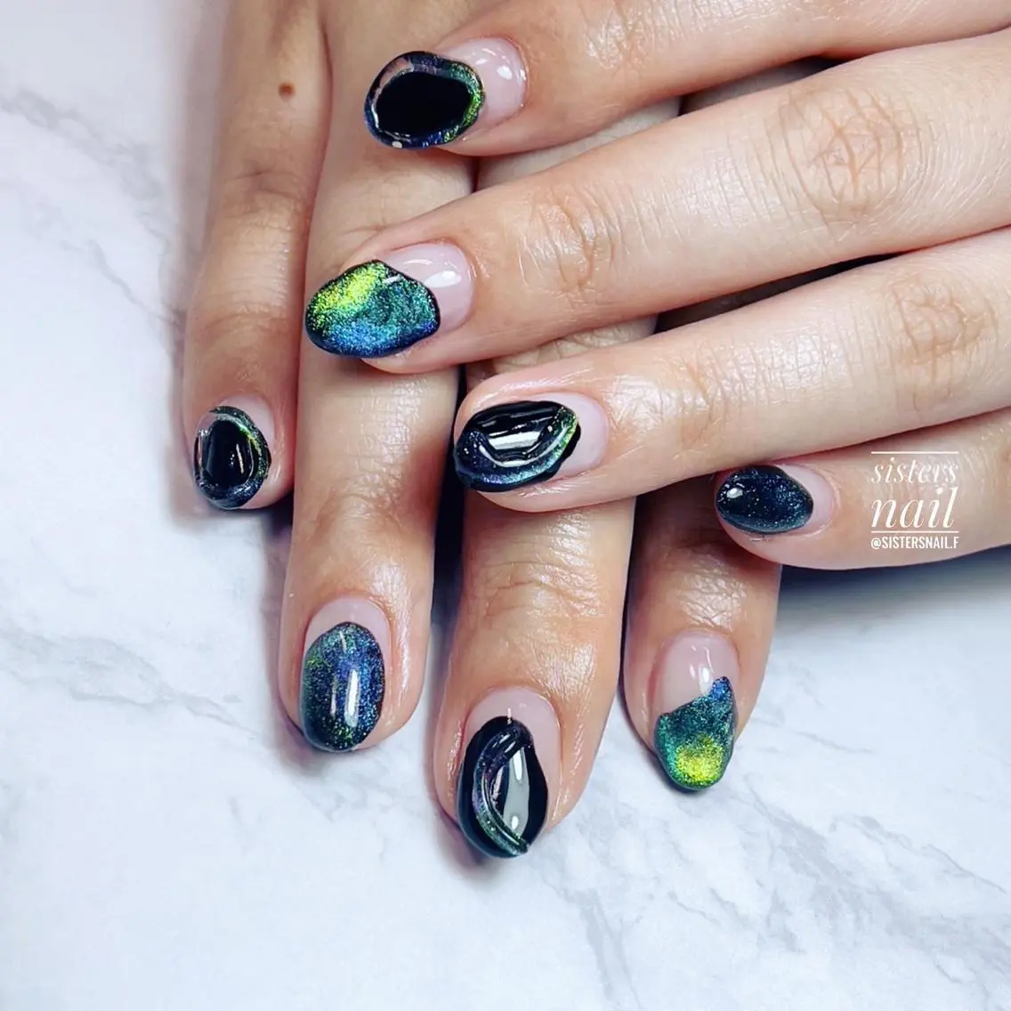 ネイル アートネイル フレンチネイル マグネットネイル ニュアンスネイル ぷっくりネイル sisters nail.fのネイルデザイン