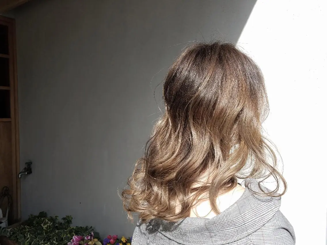 ミディアム カラー バレイヤージュ グラデーションカラー レイヤーカット SOURCE 高槻/ モデル募集中💎のヘアスタイル