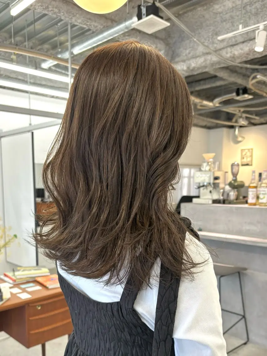 ミディアム カラー ベージュカラー オリーブベージュ 顔周りカット/透明感 カラー/rioのヘアスタイル