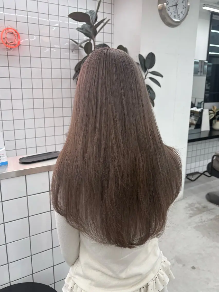ロング カラー 透明感カラー グレージュ カット ヘアカラー トリートメント 🌟ゆりあ🌟 JILLSTUDIOのヘアスタイル