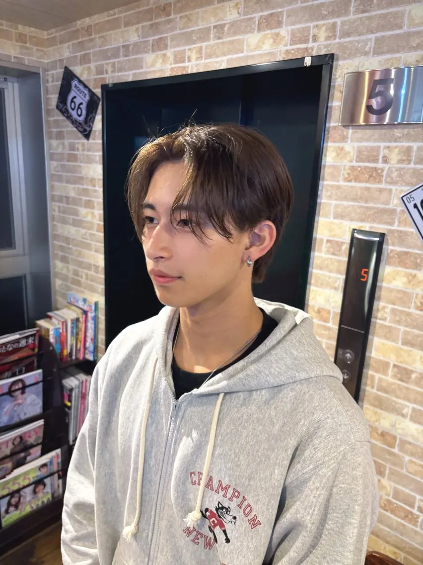 メンズ センターパート カット メンズ特化シャドウパ ーマラウンドマッシュのヘアスタイル