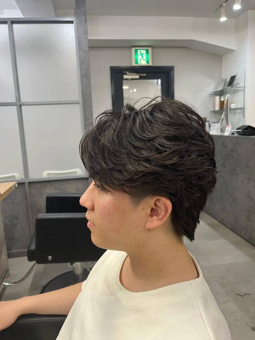 ミディアム カマタ ハルキのヘアスタイル