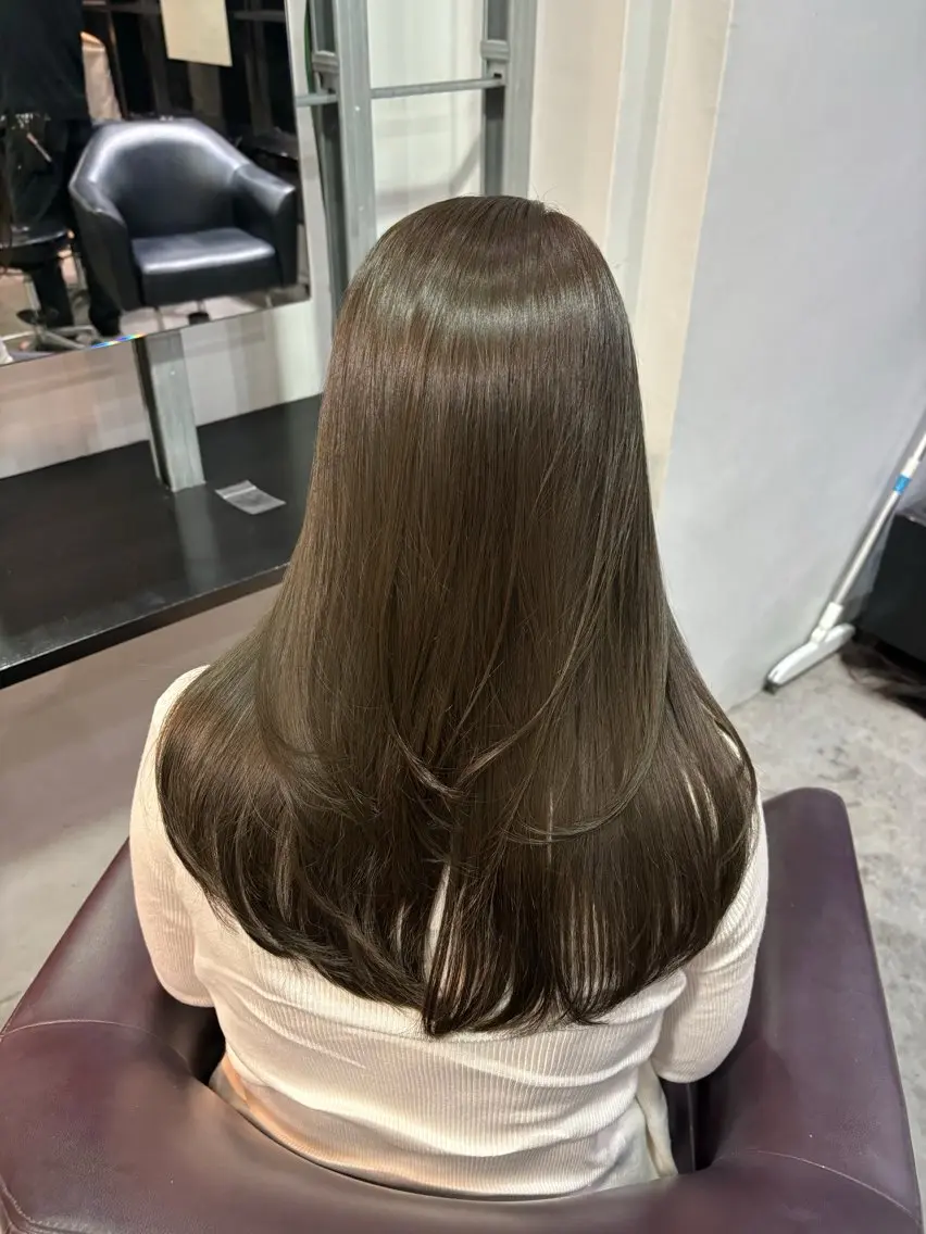 ロング カラー グレージュ オリーブグレージュ オリーブグレー ヘアカラー トリートメント オリーブベージュ 🫒🩶Rianaのヘアスタイル