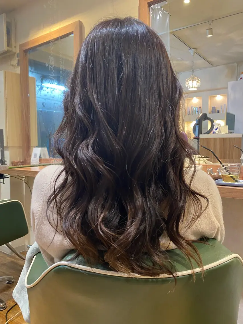ロング カラー ヘアアレンジ ブラウンカラー チョコレートブラウン 白金/髪質改善/ダブ ルカラー/ハイトーンのヘアスタイル