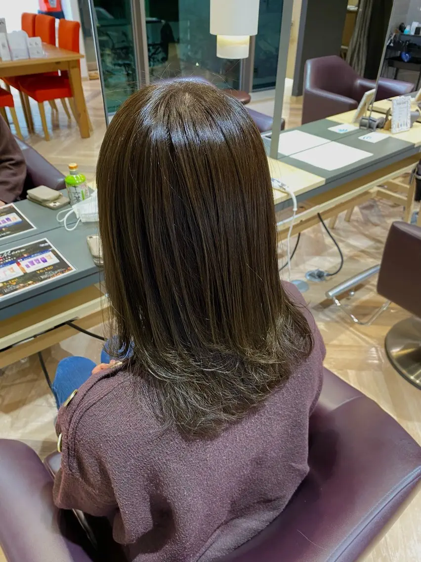 ミディアム カラー イルミナカラー Yamada Ami🪐のヘアスタイル