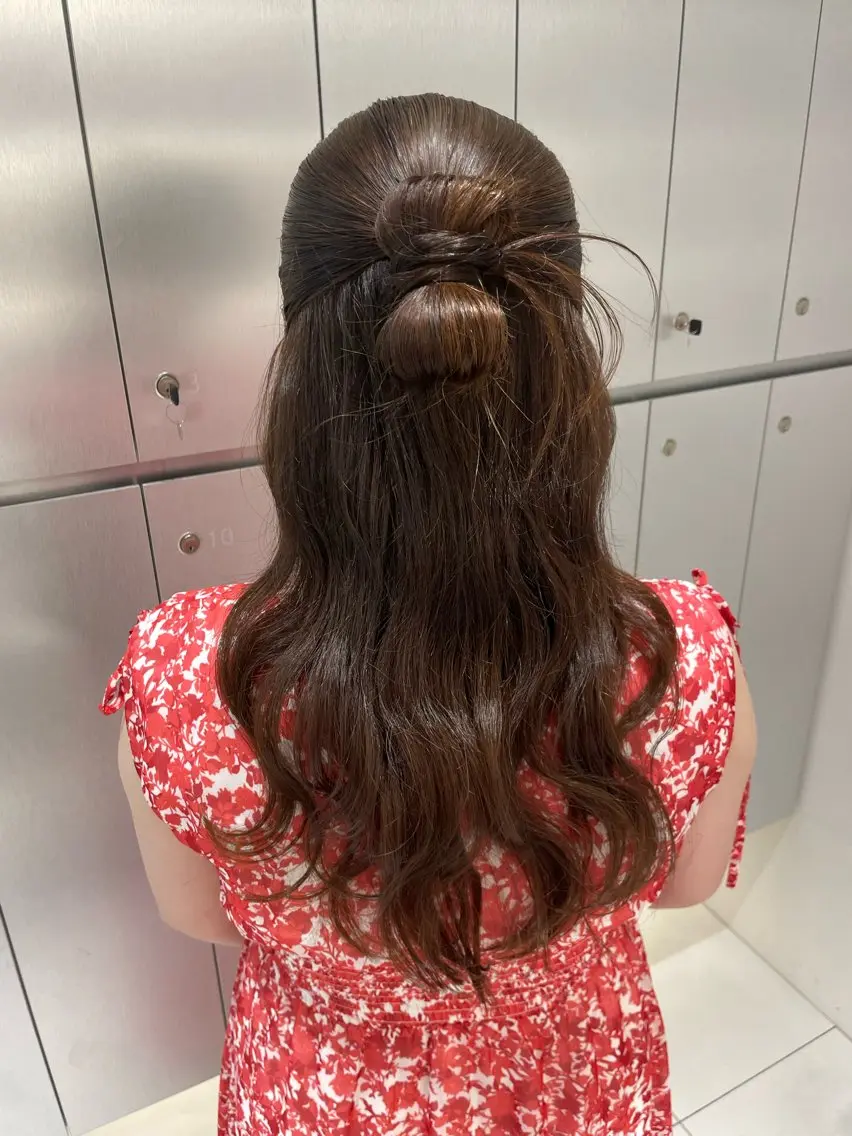 ヘアアレンジ ハーフアップ 結婚式・ブライダル ヘアセット ヘアセット🎀耳つぼ 👂💎MONAMIのヘアスタイル