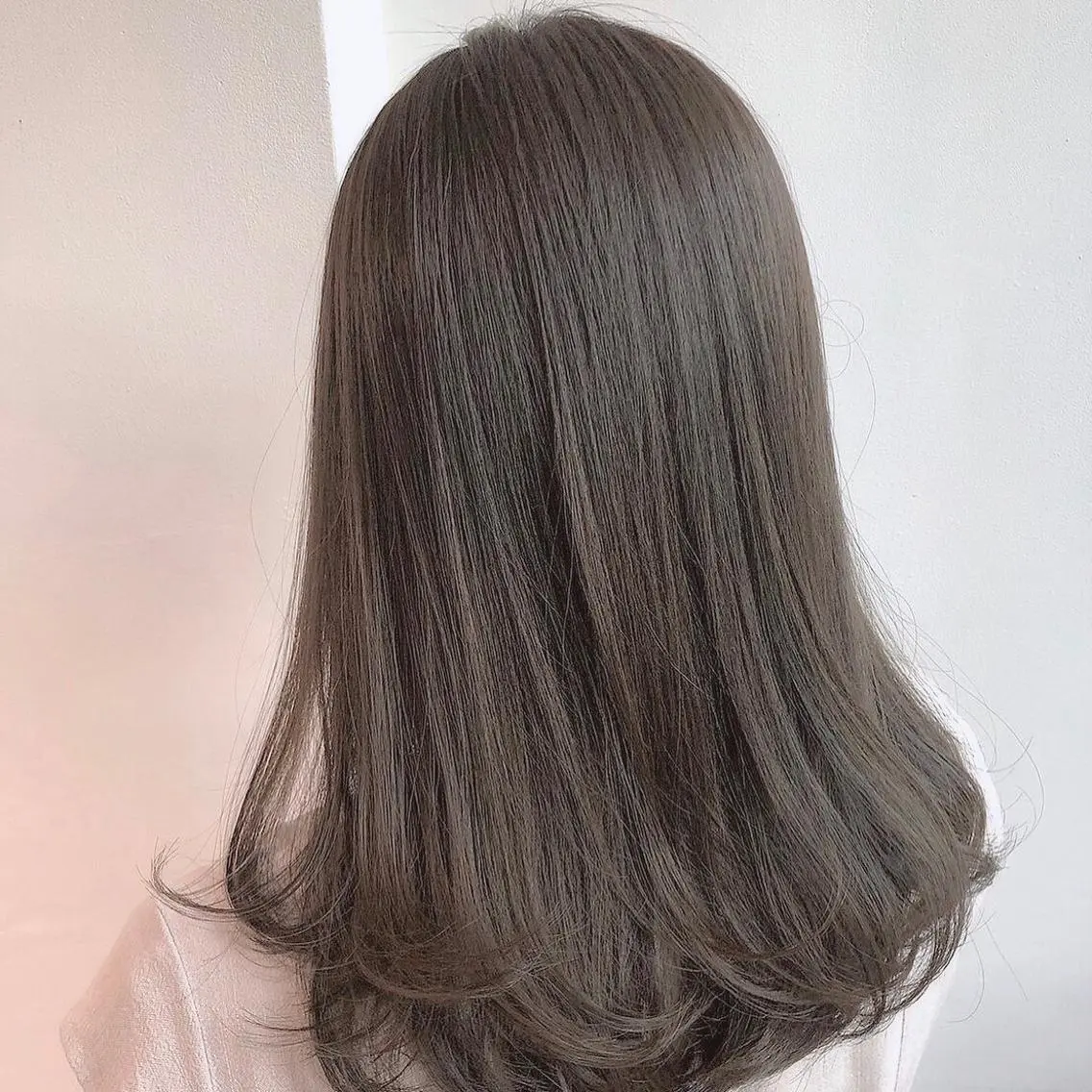 ミディアム カラー 爆美女製造機 レイヤーのプロのヘアスタイル