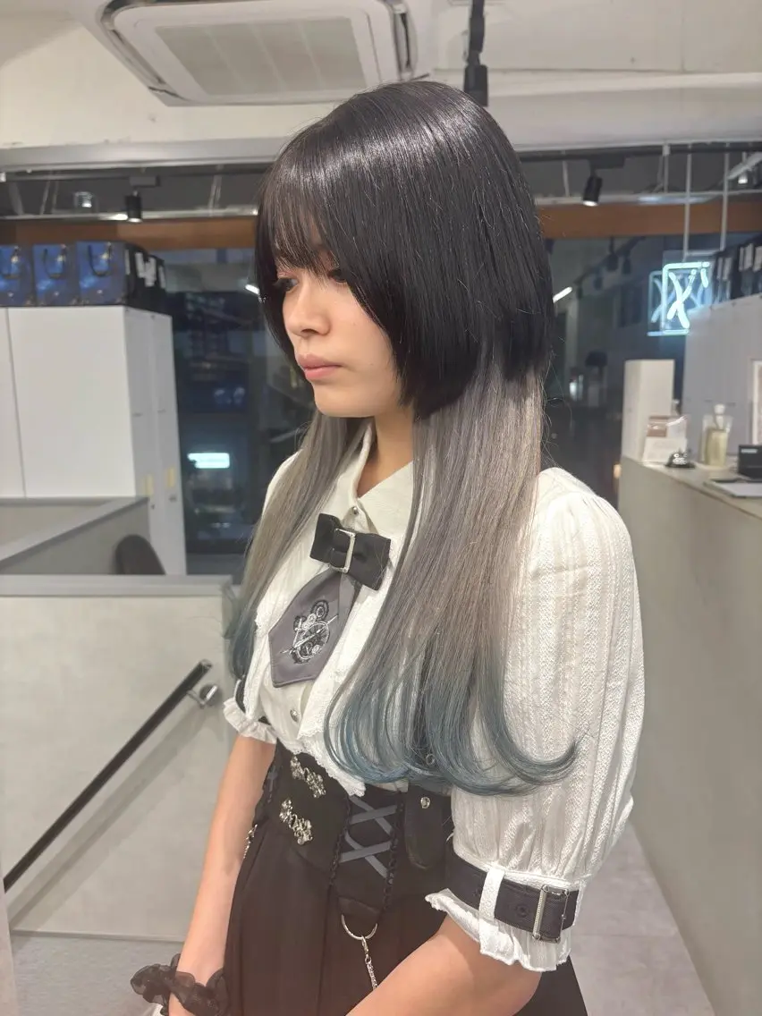 ロング カラー ヘアアレンジ シルバー カット ヘアカラー ハイトーン×似合わせ Shoseiのヘアスタイル