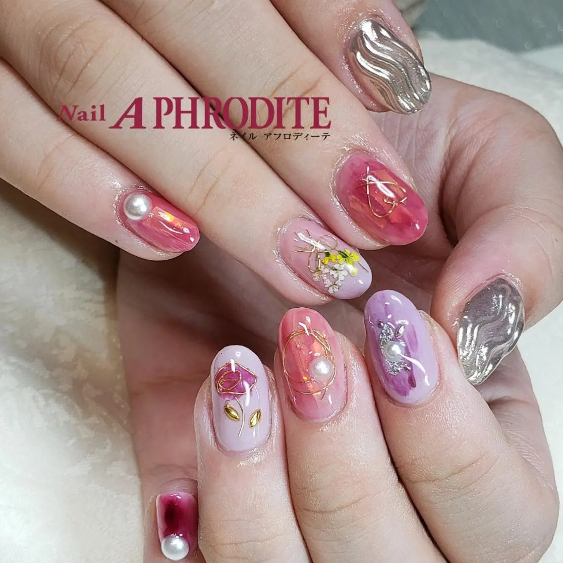 ネイル 成人式 Nail Aphroditeのネイルデザイン