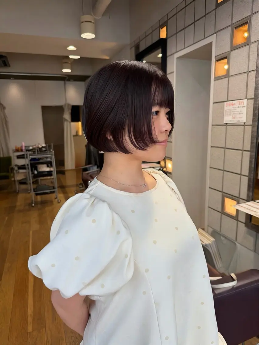 ショート カラー カット ヘアカラー トリートメント 塩澤 榛奈のヘアスタイル