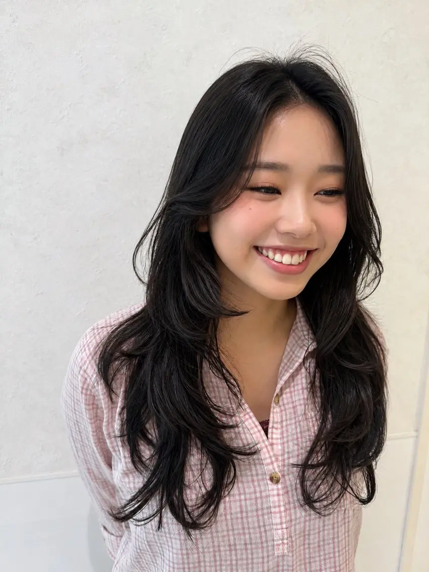 ロング レイヤーカット カット トリートメント 木曜日空きあり🩷 layer🎀透明感のヘアスタイル
