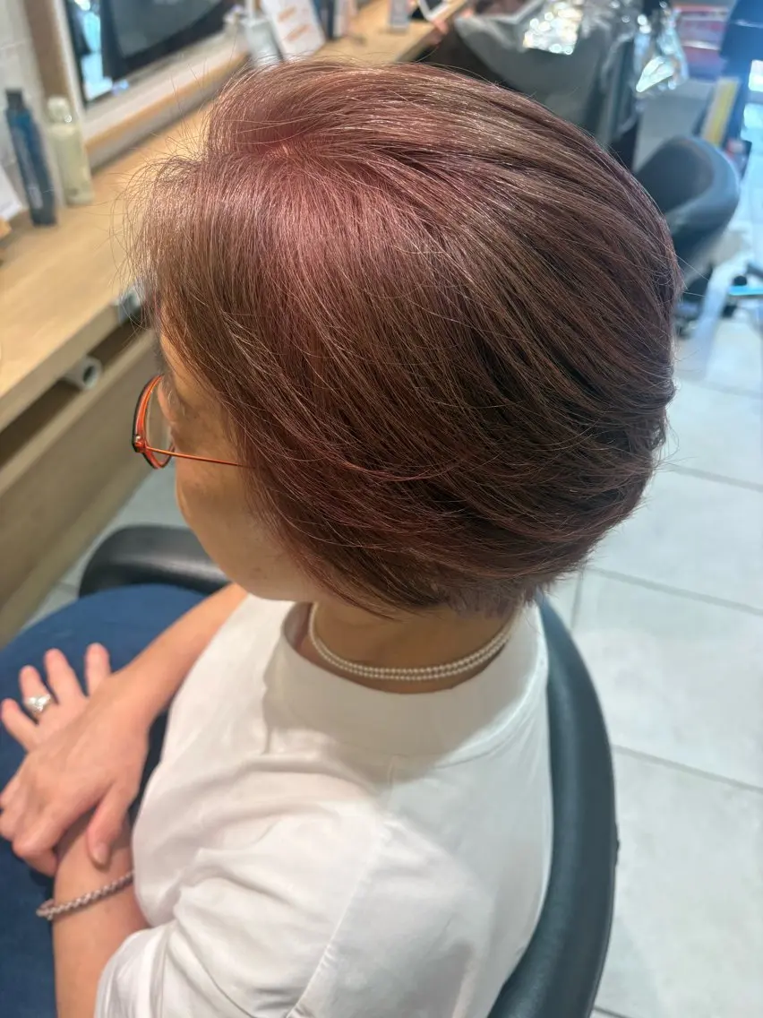 ショート カラー アートディレクター 尾内 友美のヘアスタイル