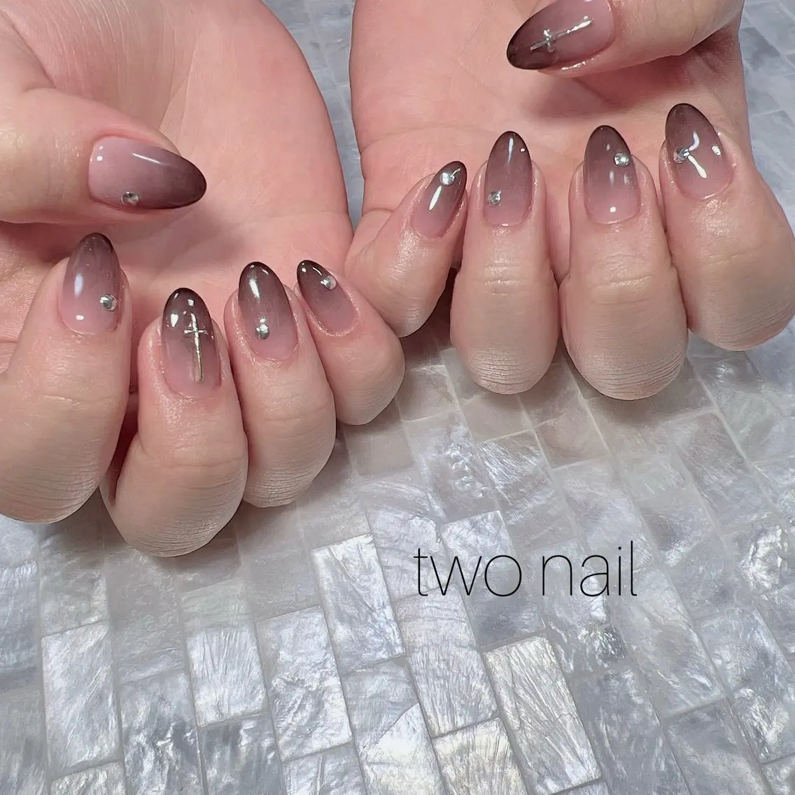 ネイル アートネイル ネイルチップ ホワイト ハンドネイル two nailのネイルデザイン