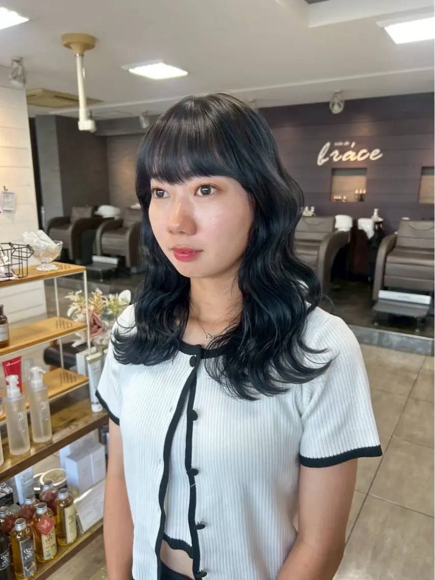 セミロング カラー ヘアカラー 西岡 英菜のヘアスタイル
