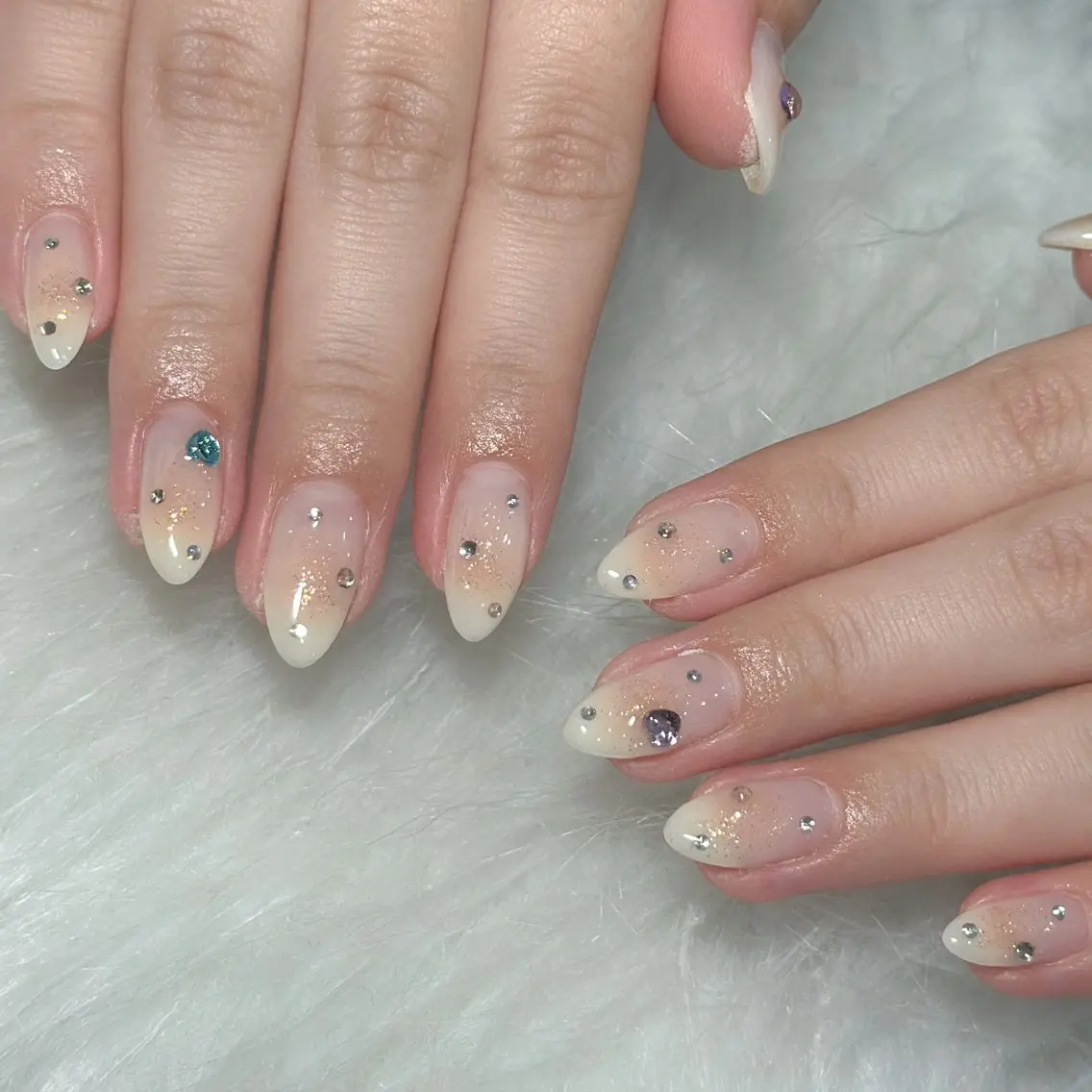 ネイル ハンドネイル フットネイル LAVISH nanamiのネイルデザイン