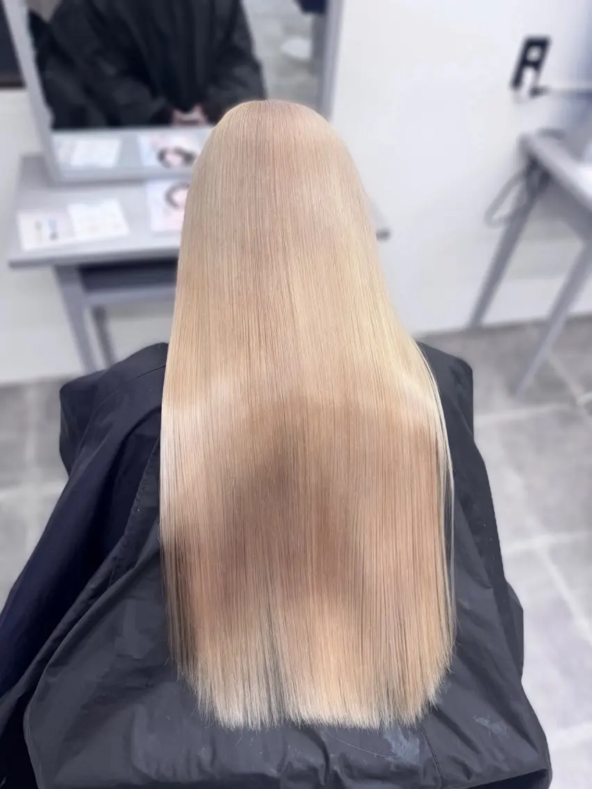 ロング カラー ヘアカラー トリートメント 紬/enne/ブリー チ/ハイトーンのヘアスタイル
