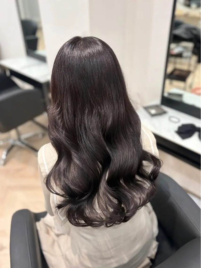 ロング カラー 黒髪 ラベンダーカラー カット ヘアカラー トリートメント 𝒎𝒐𝒆🩰 名駅/ヘアメ/暖色♡のヘアスタイル