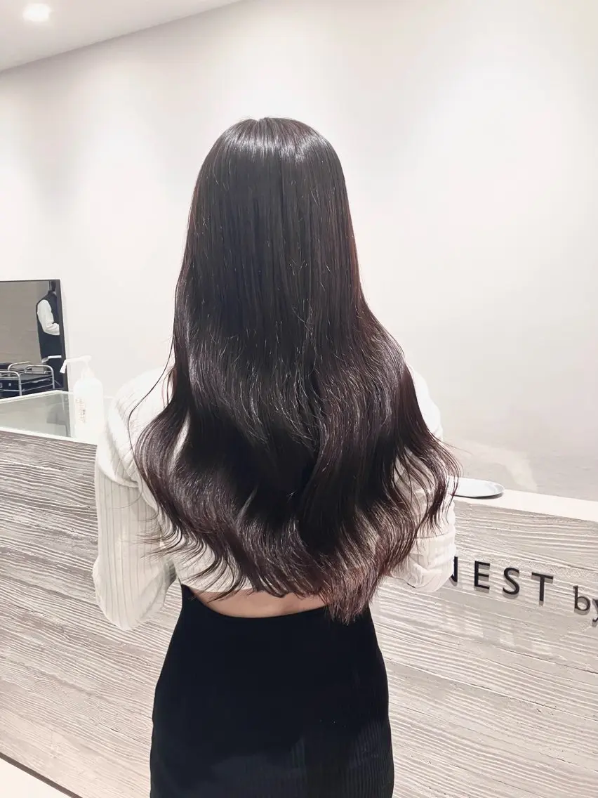 ロング カラー ブラウンカラー サキ🤍ハイトーン 🪩レイヤーカットのヘアスタイル